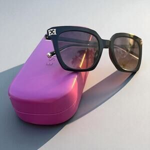 Escada Designer Square Sunglasses Black Frame Gold Tone Temples Excellent